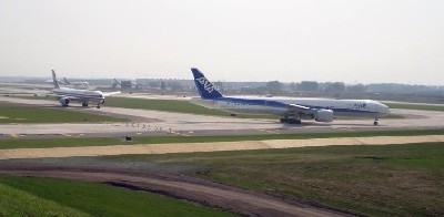 Image of airplanes at O'Hare Airport
